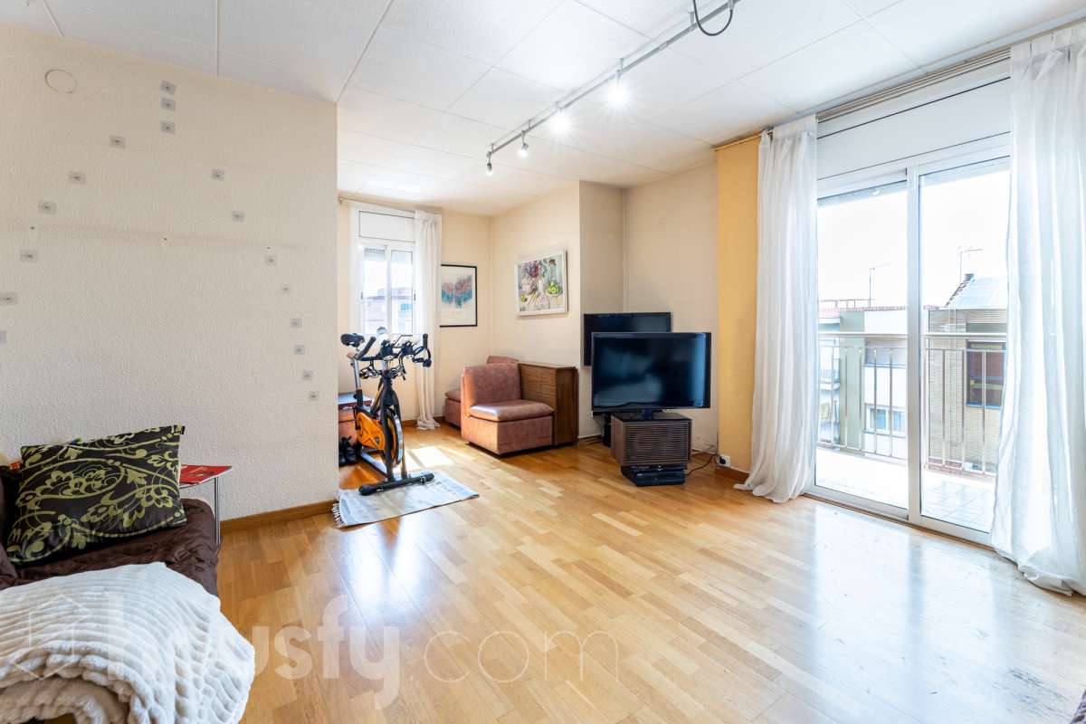 Piso en venta en CL CORONEL SANFELIU,  El Prat de Llobregat-2