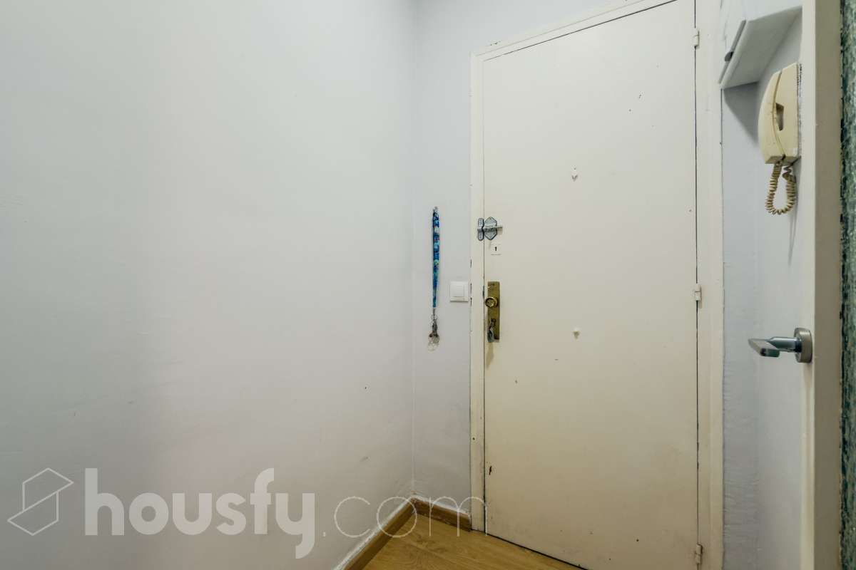 Piso en venta en Carrer de Tort, Sants-Montjuïc, Barcelona-1