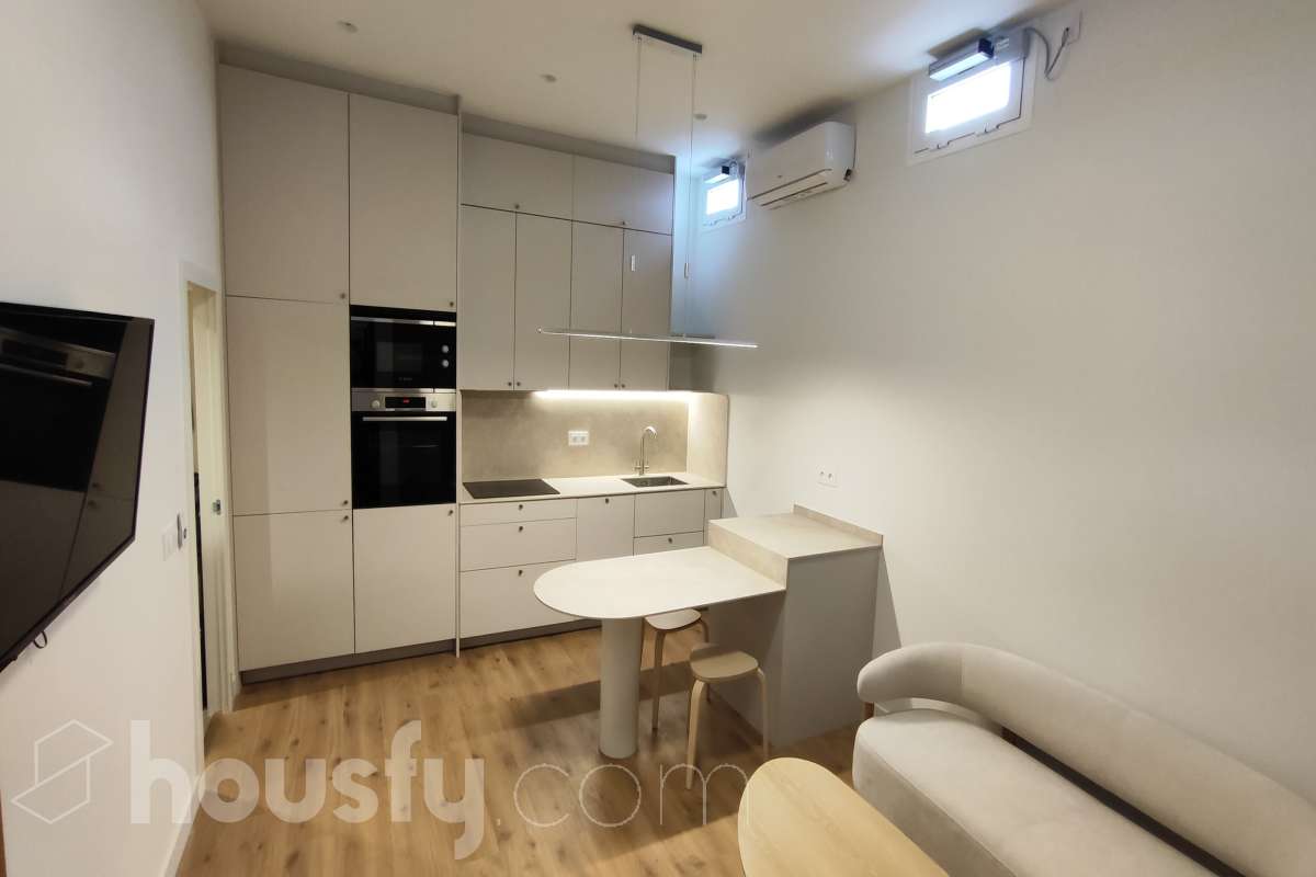 Piso en alquiler en Calle del Espíritu Santo, Centro, Madrid-1