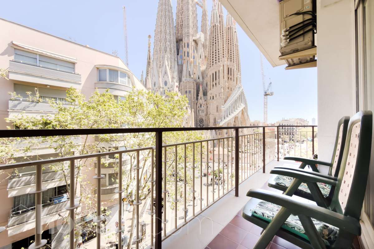 Piso en venta en CL SARDENYA, Eixample, Barcelona-0