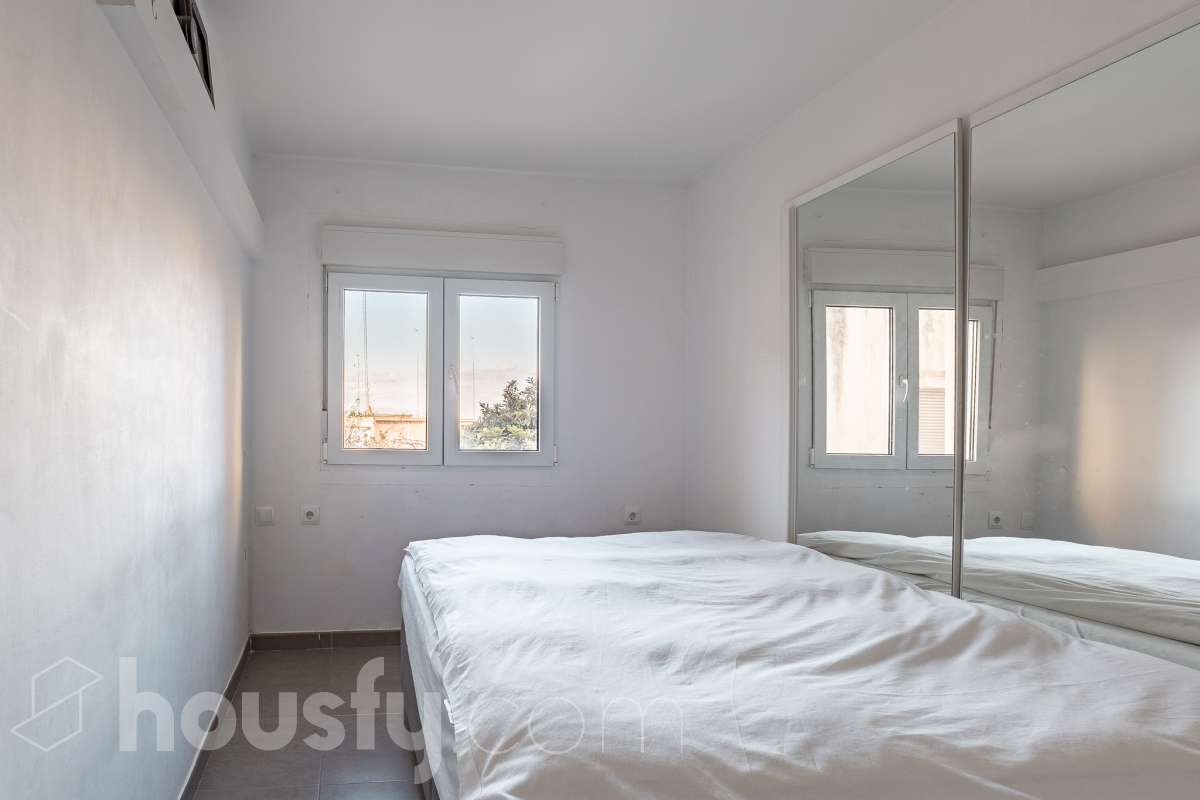 Piso en venta en CL CALDERON DE LA BARCA, Horta Guinardó, Barcelona-0