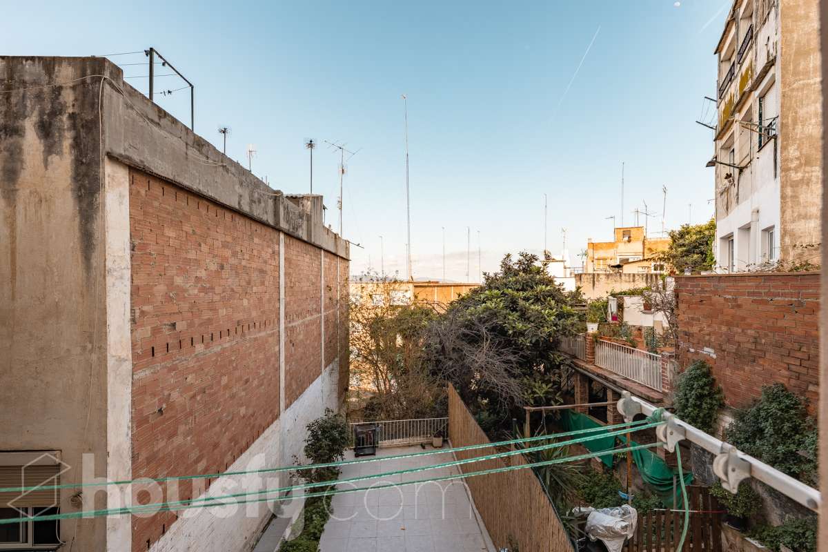 Piso en venta en CL CALDERON DE LA BARCA, Horta Guinardó, Barcelona-2