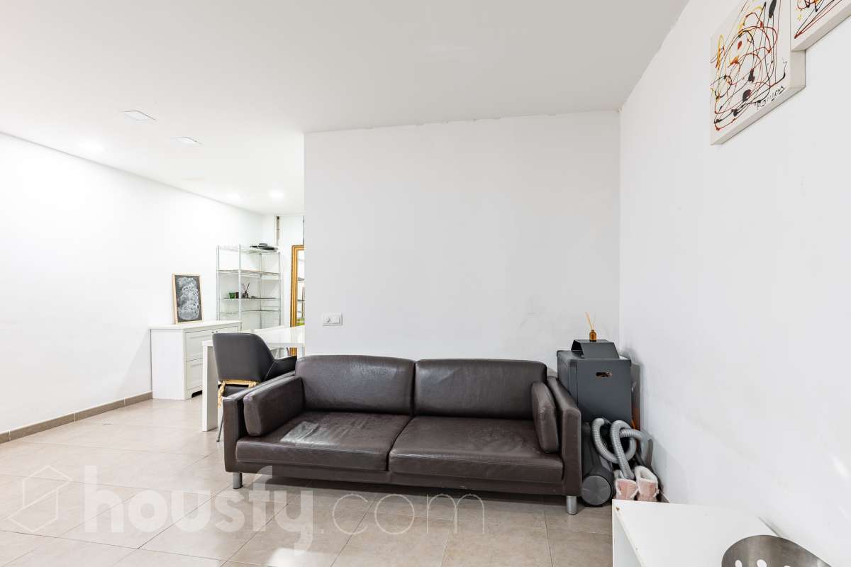 Piso en venta en CL CALDERON DE LA BARCA, Horta Guinardó, Barcelona-1