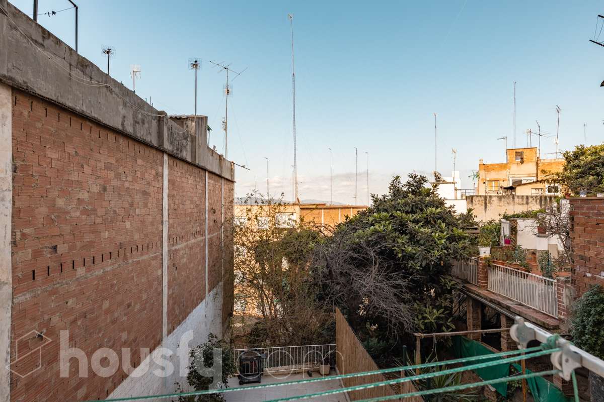 Piso en venta en CL CALDERON DE LA BARCA, Horta Guinardó, Barcelona-3