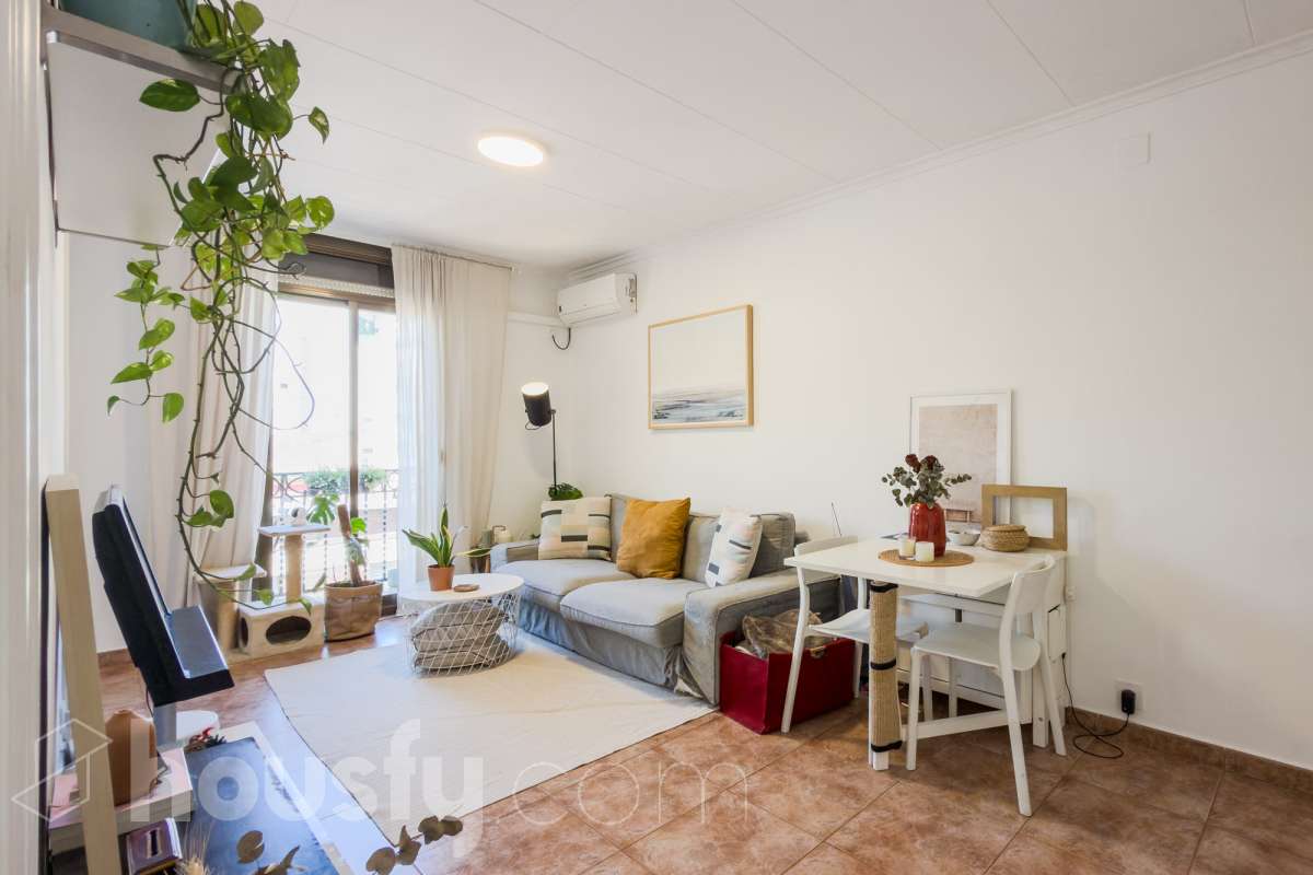 Piso en venta en Carrer de Bassegoda, Sants-Montjuïc, Barcelona-0