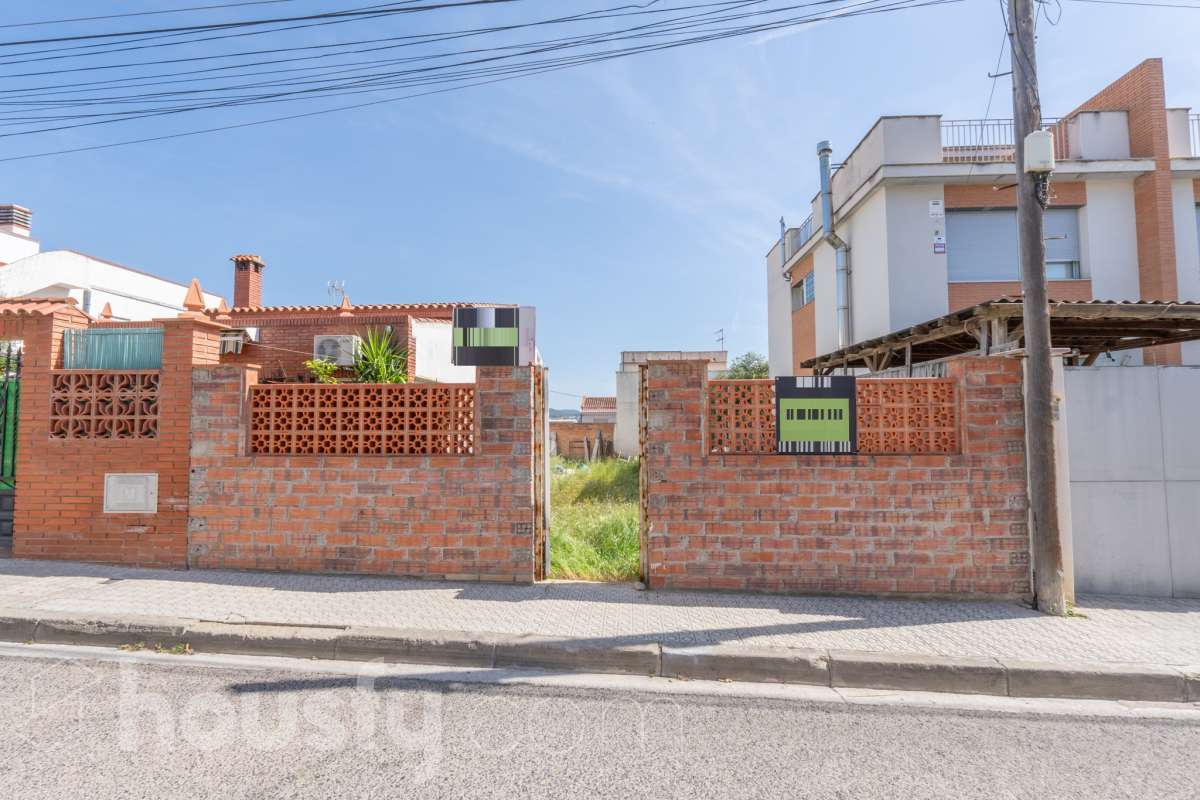 Solar en venta en CL JOHN LENNON,  Vilanova i la Geltrú-2