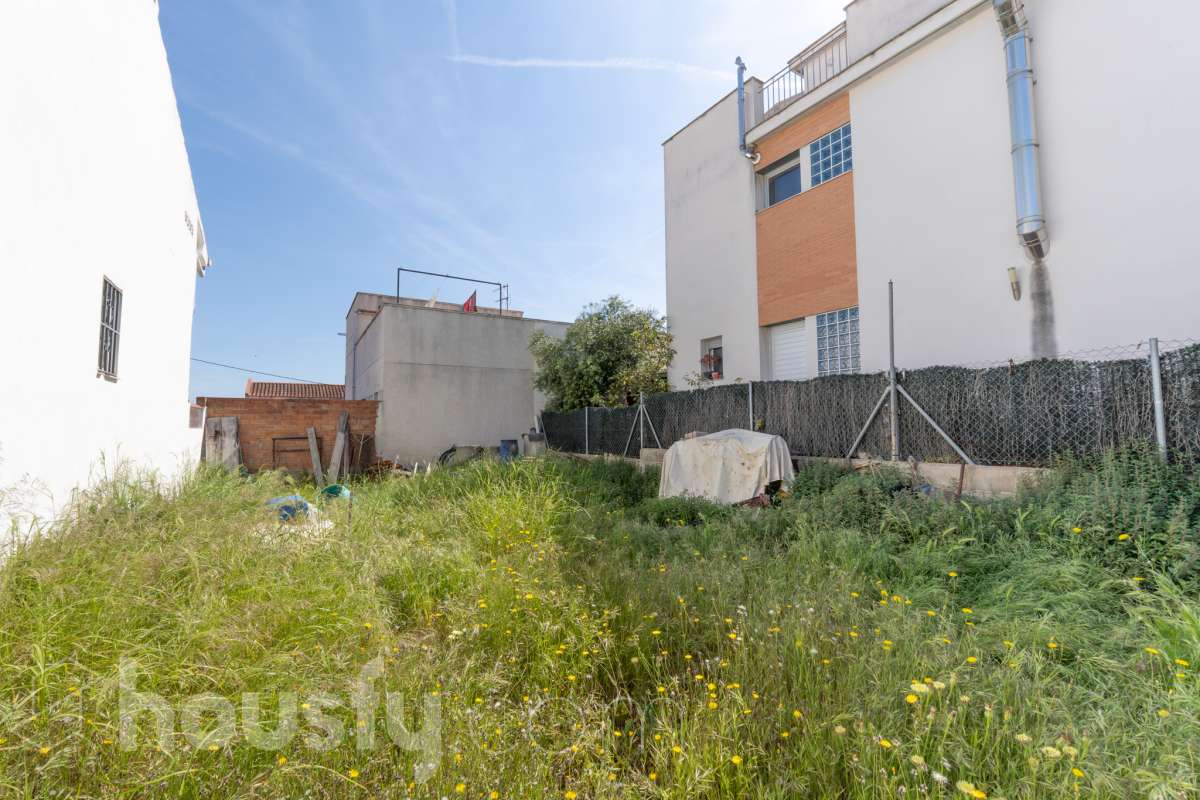 Solar en venta en CL JOHN LENNON,  Vilanova i la Geltrú-1