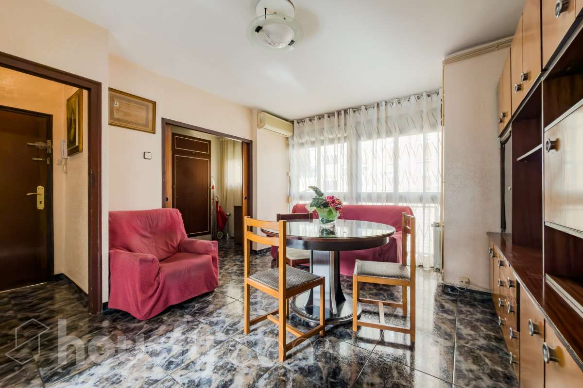 Piso en venta en CL VIA FAVENCIA, Nou Barris, Barcelona-1