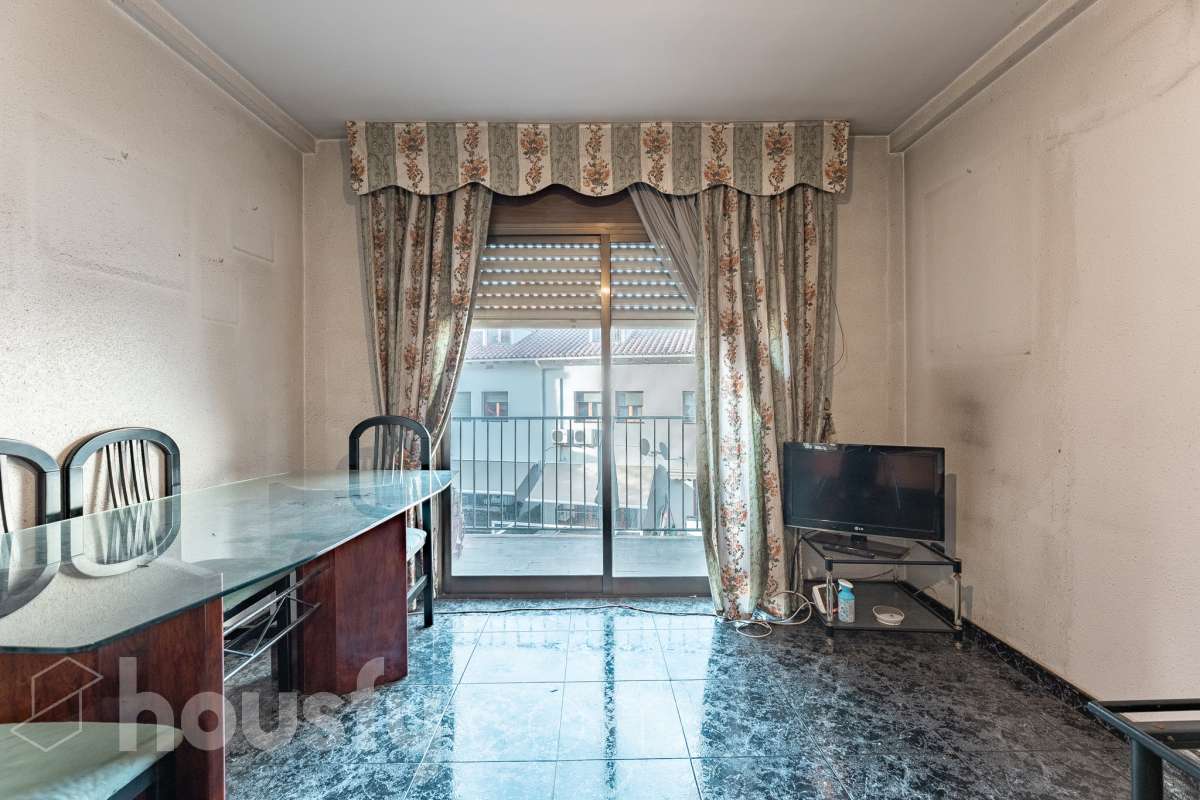 Piso en venta en CL BALMES,  Ripollet-1