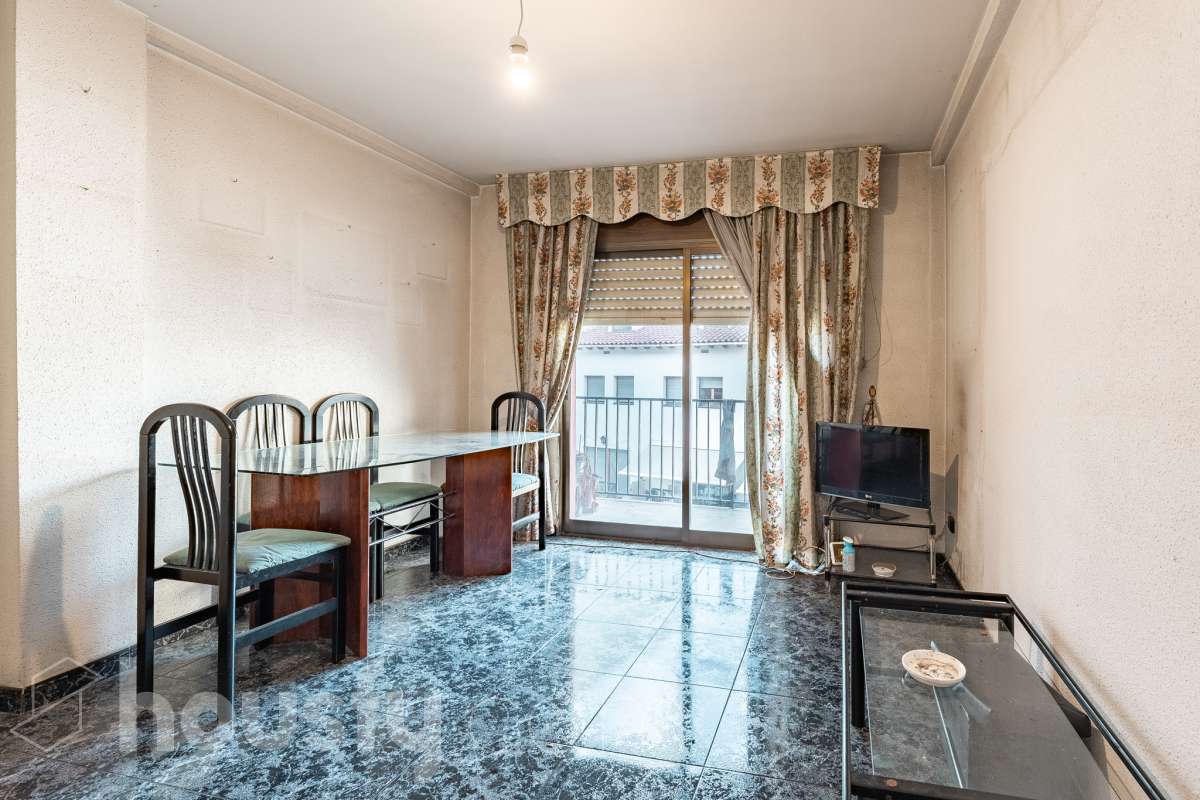 Piso en venta en CL BALMES,  Ripollet-0