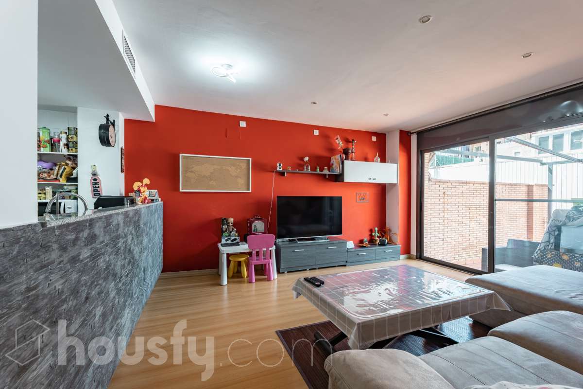 Piso en venta en Carrer de la Mare de Déu de Montserrat,  Viladecans-0