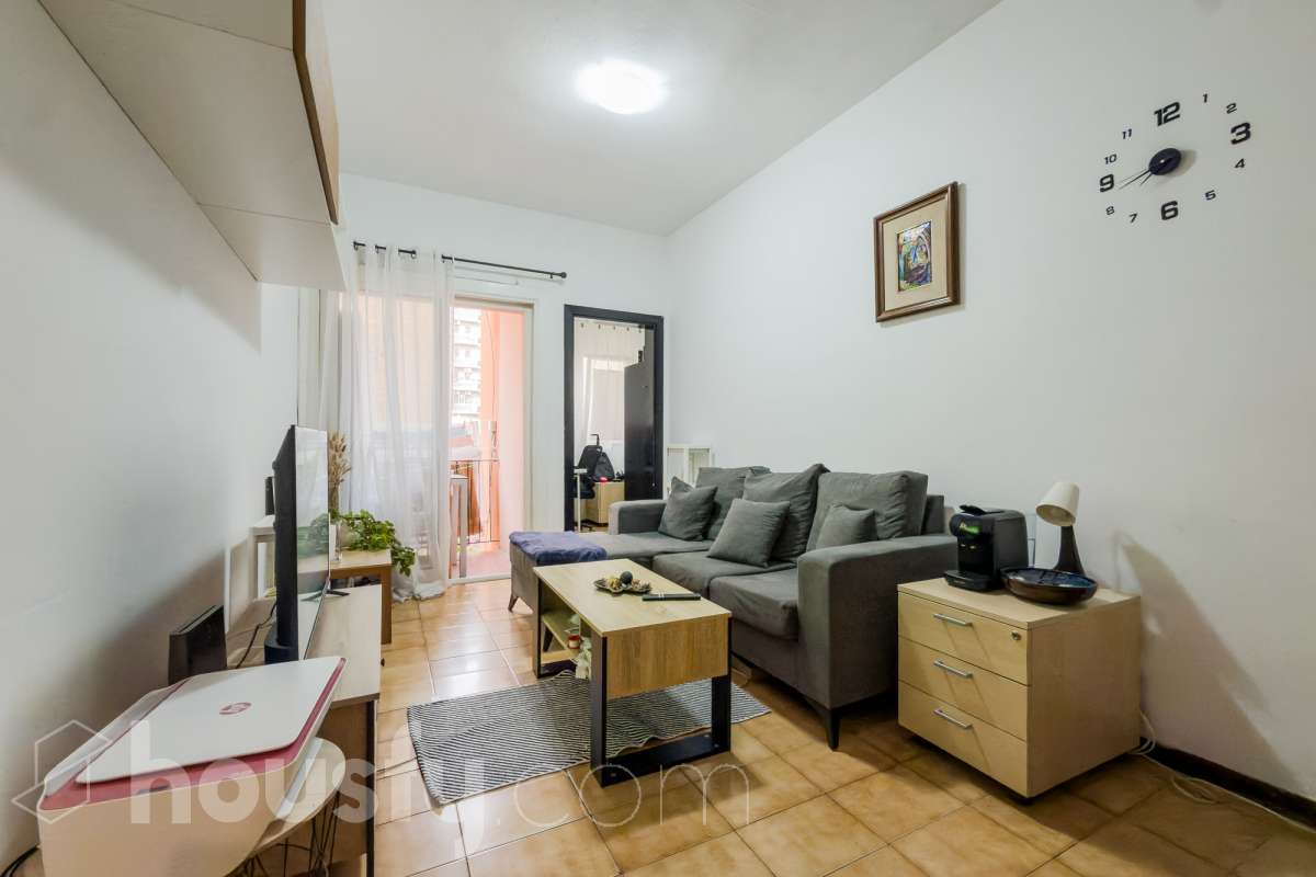 Piso en venta en Carrer de los Castillejos, Horta Guinardó, Barcelona-0