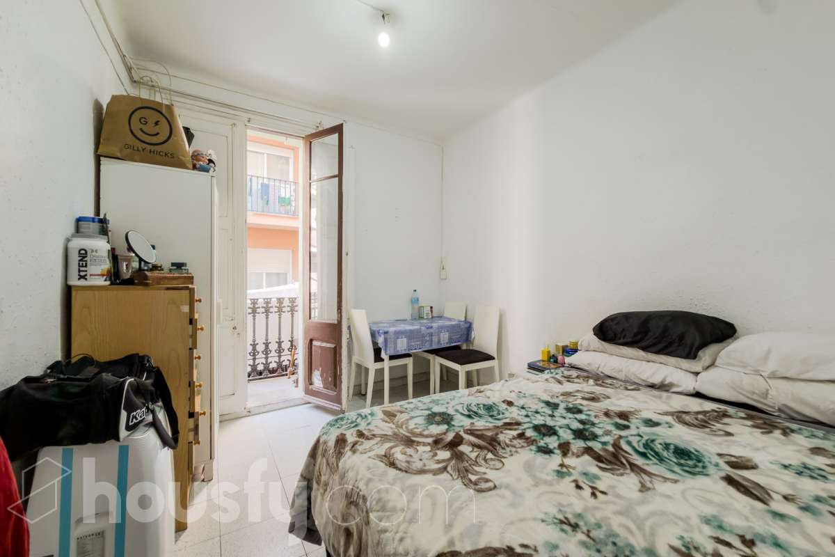 Piso en venta en Carrer de Sant Baltasar, Sants-Montjuïc, Barcelona-0