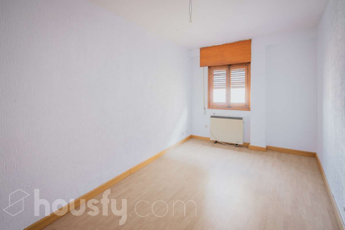 Piso en venta en CL MALCONSEJO-DEL,  Segovia-1