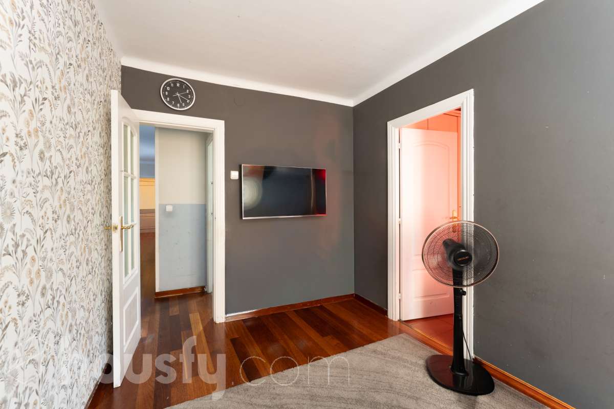 Piso en venta en CL DOCTOR PI I MOLIST, Nou Barris, Barcelona-3