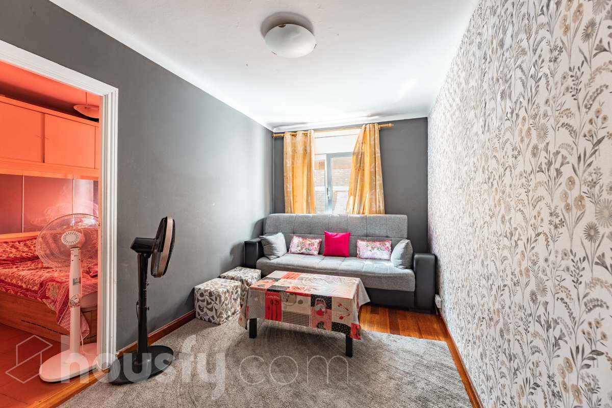 Piso en venta en CL DOCTOR PI I MOLIST, Nou Barris, Barcelona-1