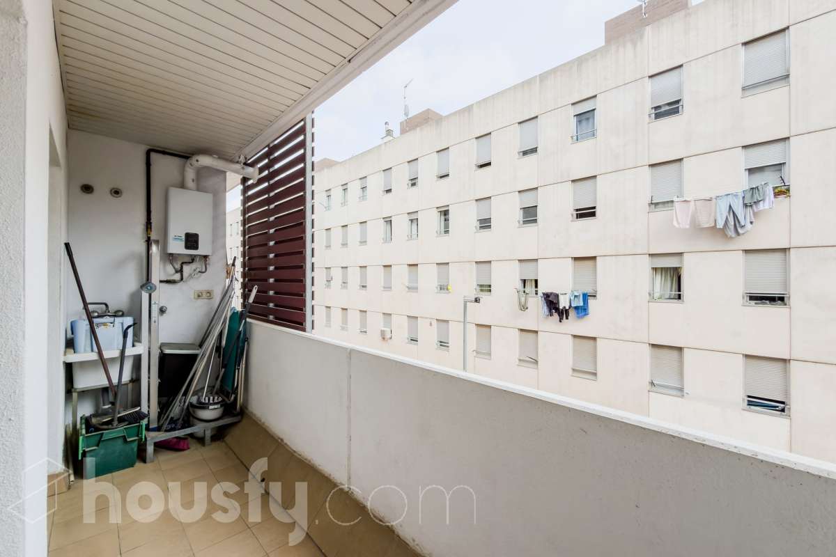 Piso en venta en Carrer de Robert Robert, Nou Barris, Barcelona-1