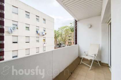 Piso en venta en Carrer de Robert Robert, Verdun, Barcelona-0