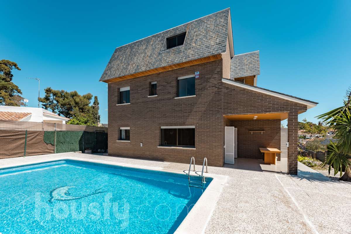 Casa en venta en Avinguda de la Llum,  Creixell-1