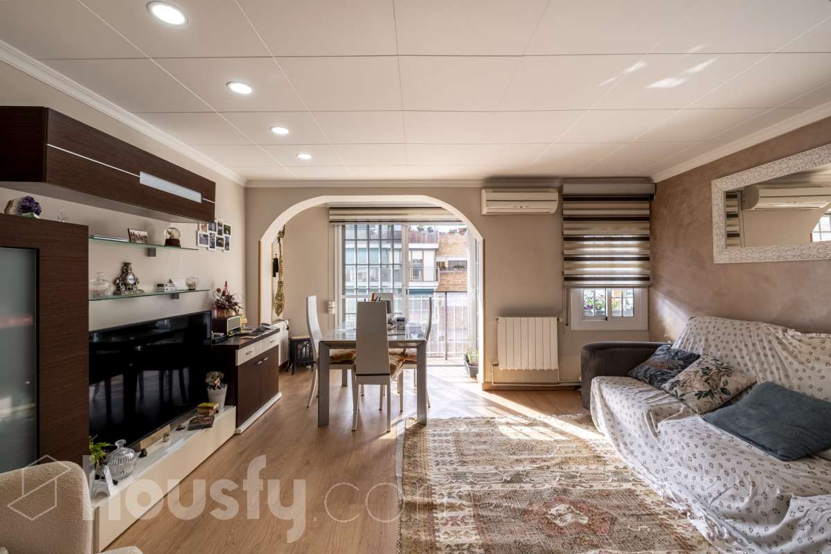 Piso en venta en PS VALLDAURA, Nou Barris, Barcelona-0