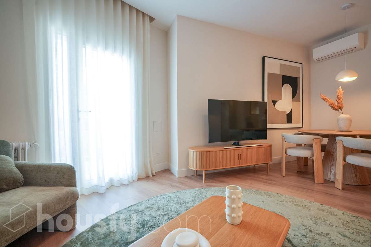 Piso en venta en Avenida del Mediterraneo, Retiro, Madrid-1