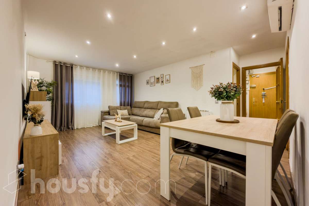 Piso en venta en Carrer Pons i Pons,  Santa Coloma de Gramenet-1