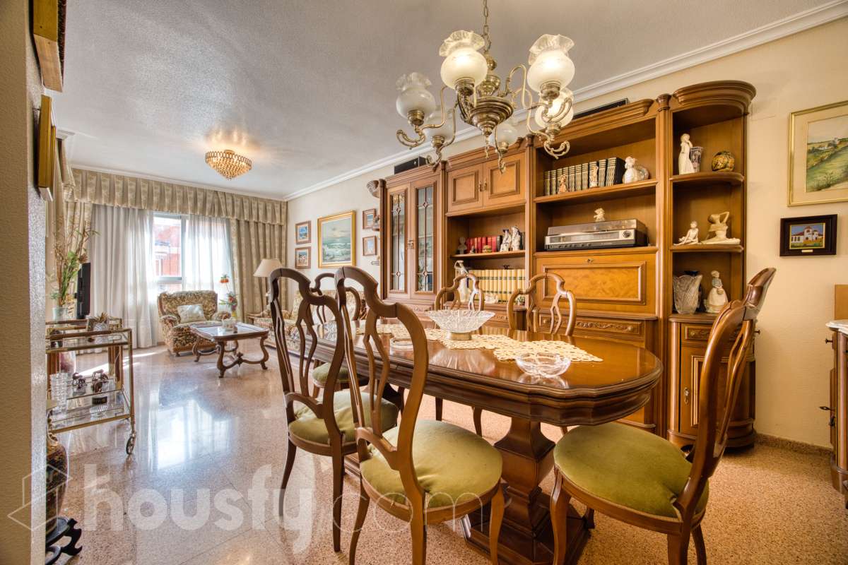 Piso en venta en CL CAPITAN DEMA, Benalua-La Florida-Babel-San Gabriel, Alicante / Alacant-0