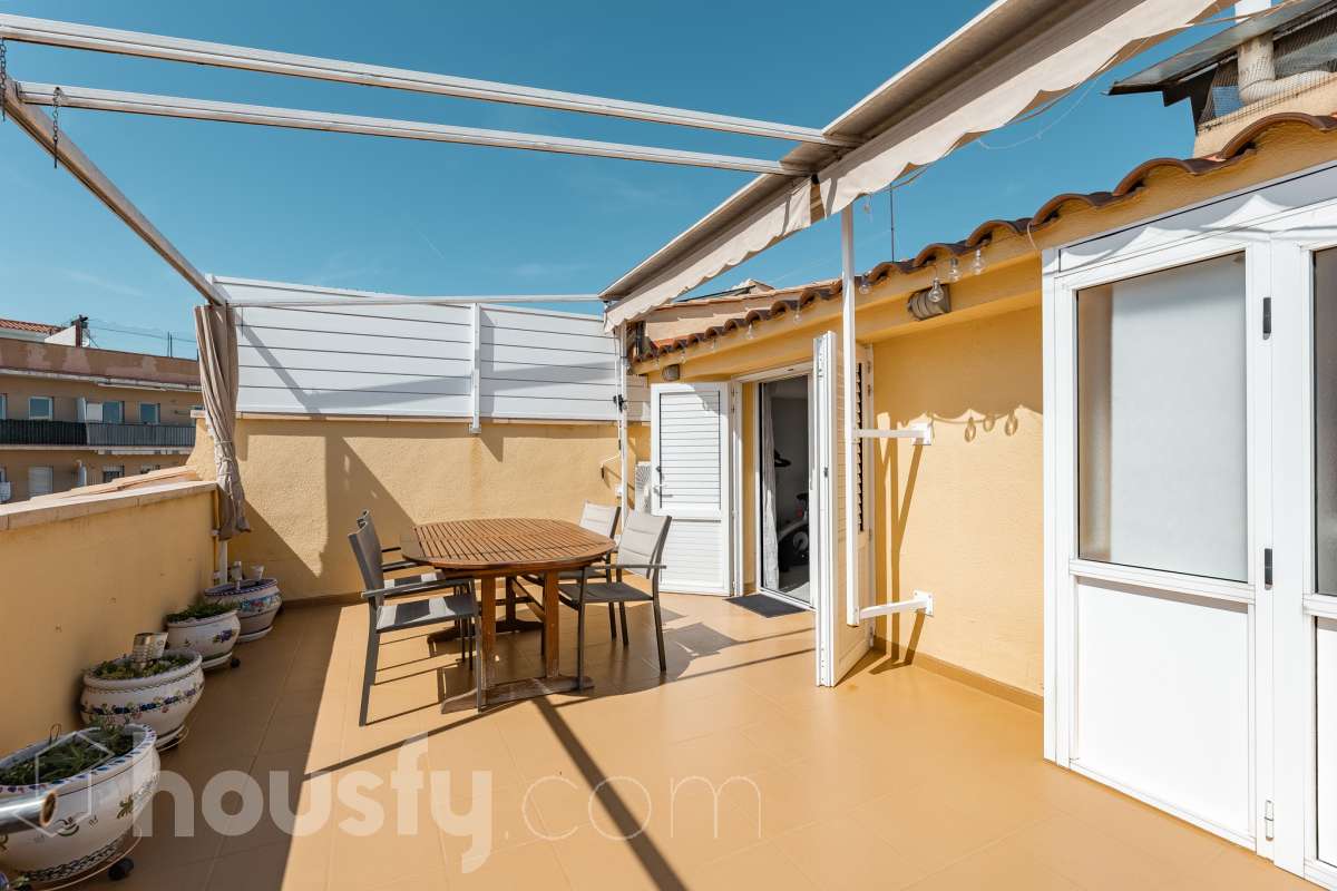 Dúplex en venta en Carrer d'Enric Morera,  Cubelles-0