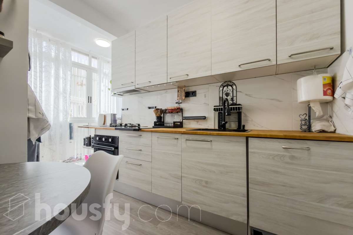 Piso en venta en CARRER DE SANT FRUCTOS, Sants-Montjuïc, Barcelona-2