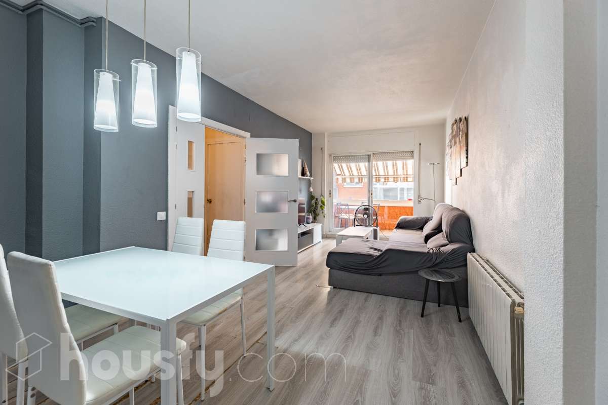 Piso en venta en Carrer de Regàs, La Creu de Barberà - Avinguda - Eixample, Sabadell-1
