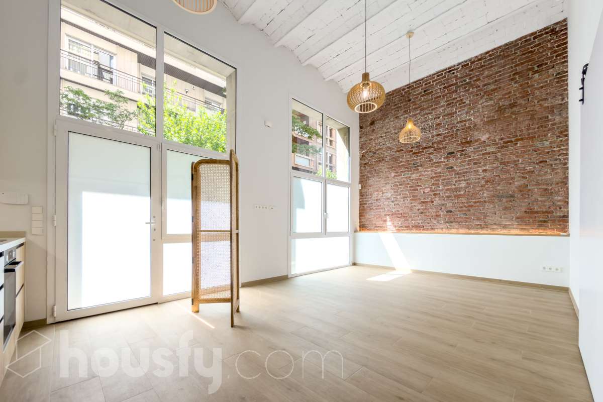 Dúplex en venta en Carrer de Folgueroles, Sarrià-Sant Gervasi, Barcelona-0