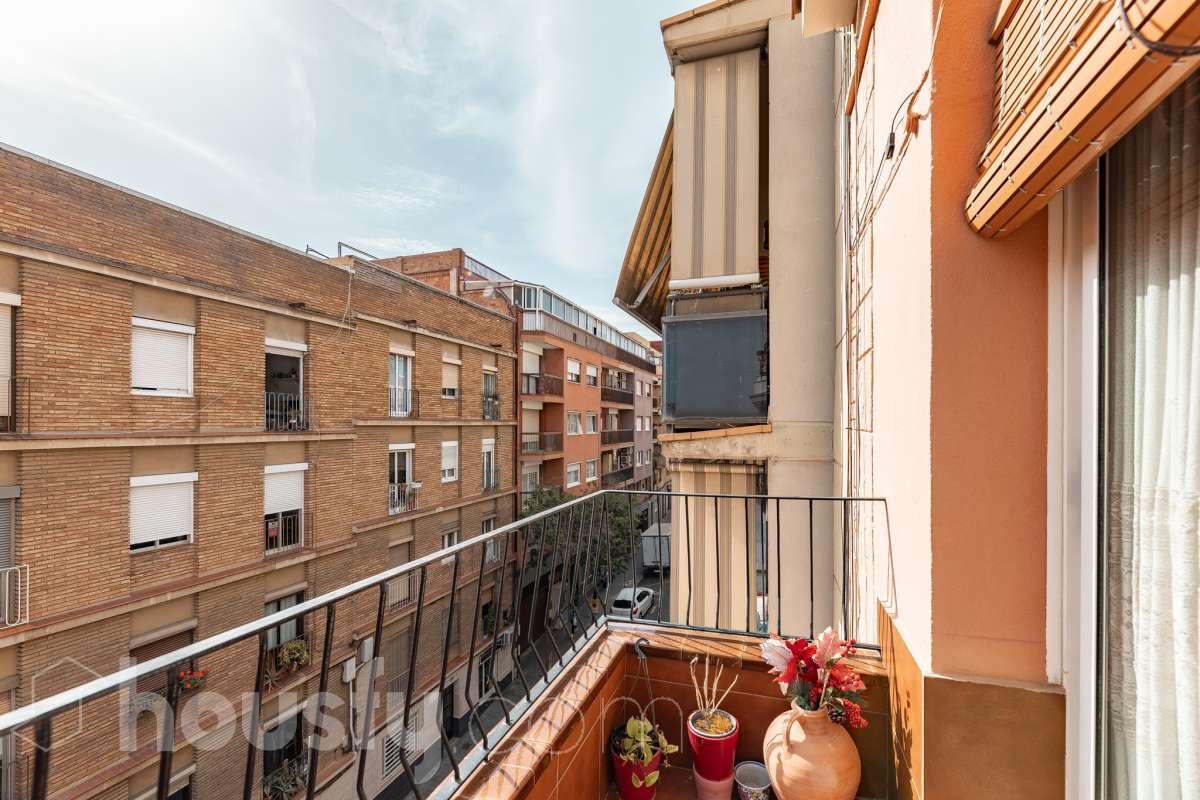 Piso en venta en Carrer Hierbabuena, Can Serra - Pubilla Cases, L'Hospitalet de Llobregat-1