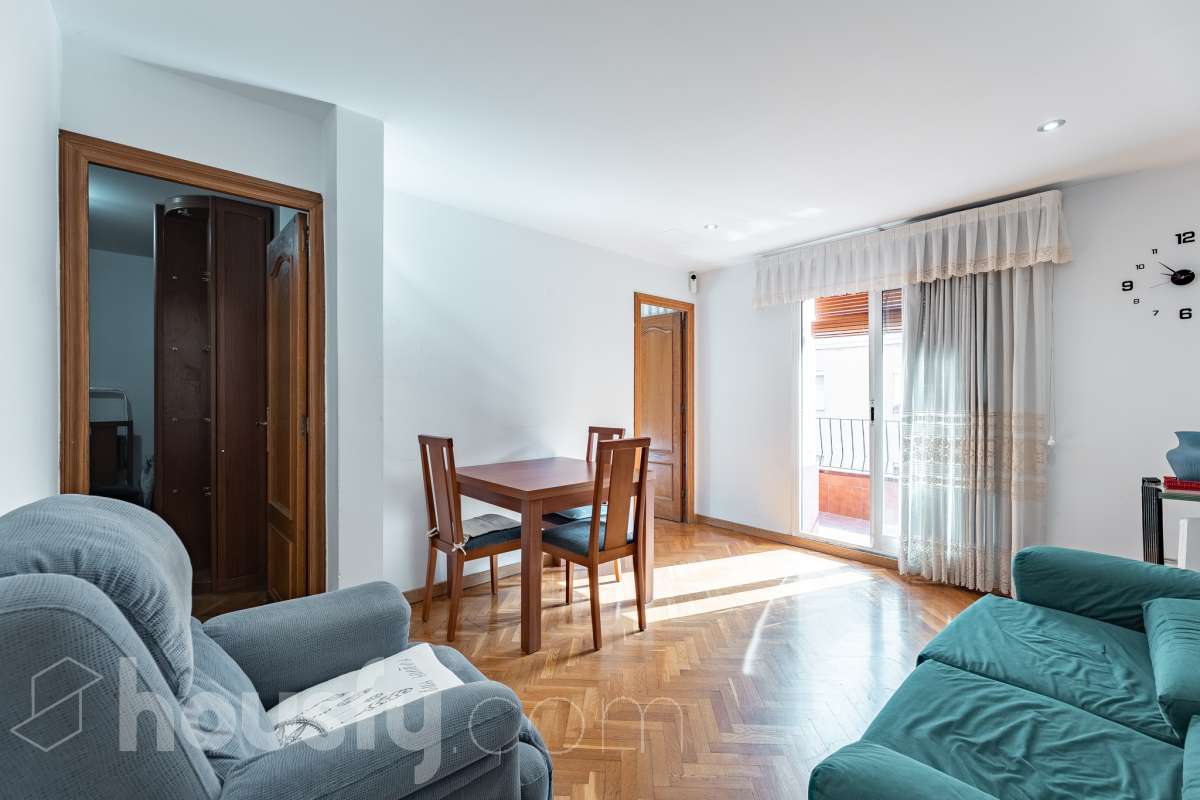 Piso en venta en Carrer Hierbabuena, Can Serra - Pubilla Cases, L'Hospitalet de Llobregat-0