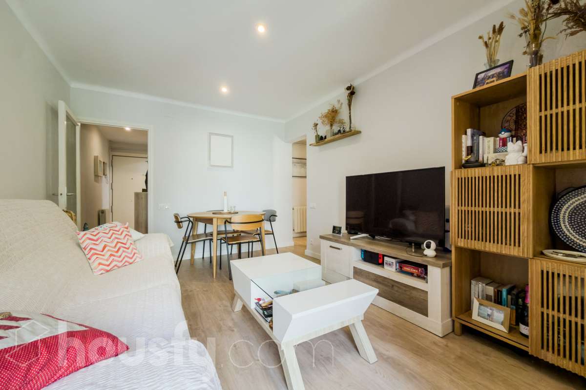 Piso en venta en CL ESCORNALBOU, Horta Guinardó, Barcelona-3
