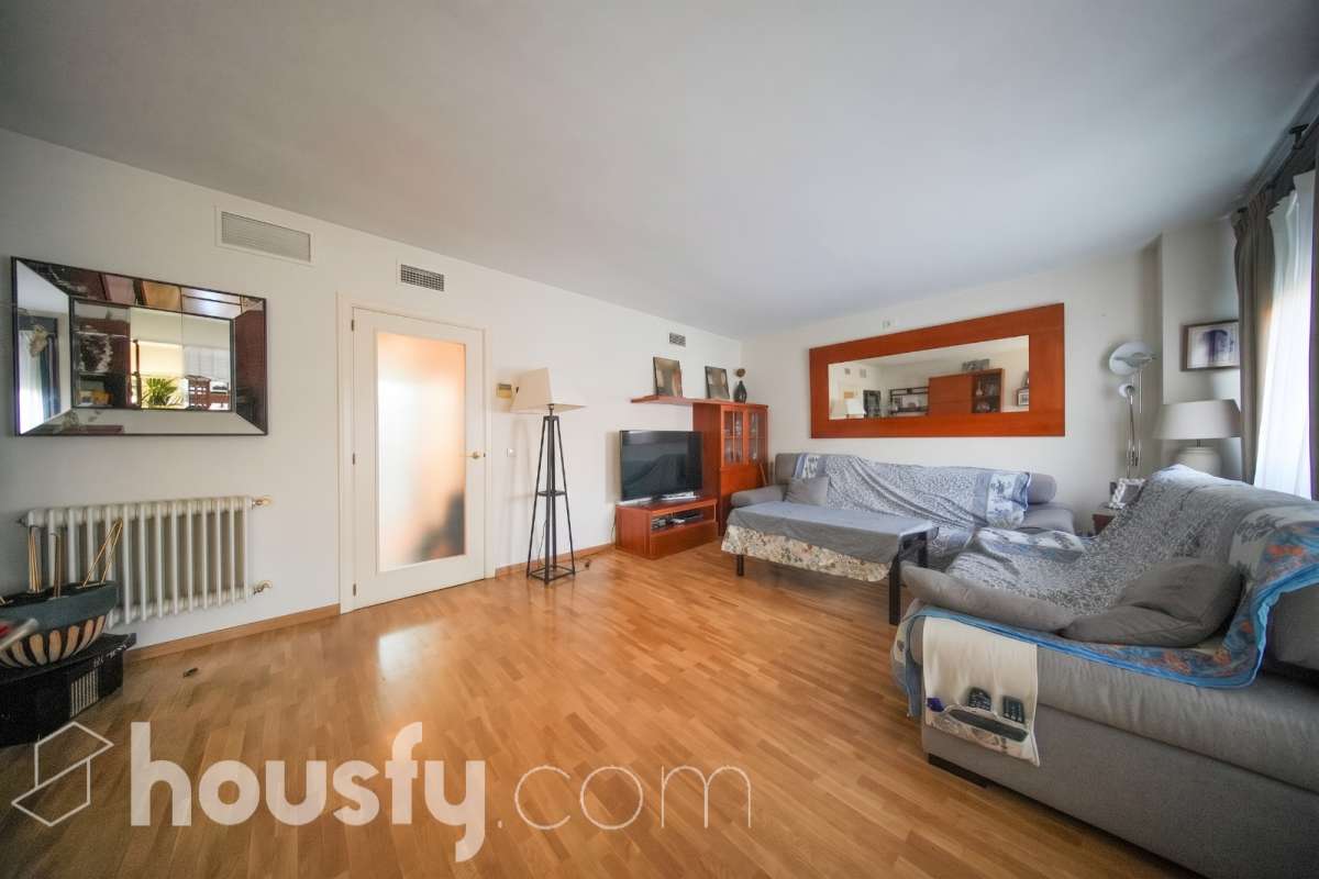 Piso en venta en Calle de Hospital de Órbigo, Fuencarral, Madrid-0