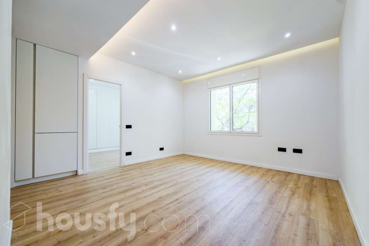 Piso en venta en Carrer de Provença, Eixample, Barcelona-0