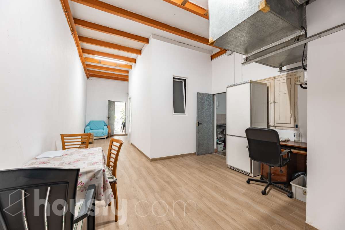 Local en venta en Carrer Llobregat,  L'Hospitalet de Llobregat-1