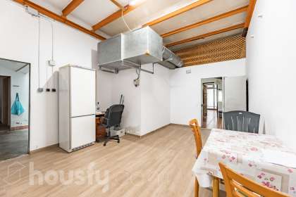 Local en venta en Carrer Llobregat, La Torrasa, L'Hospitalet de Llobregat-0