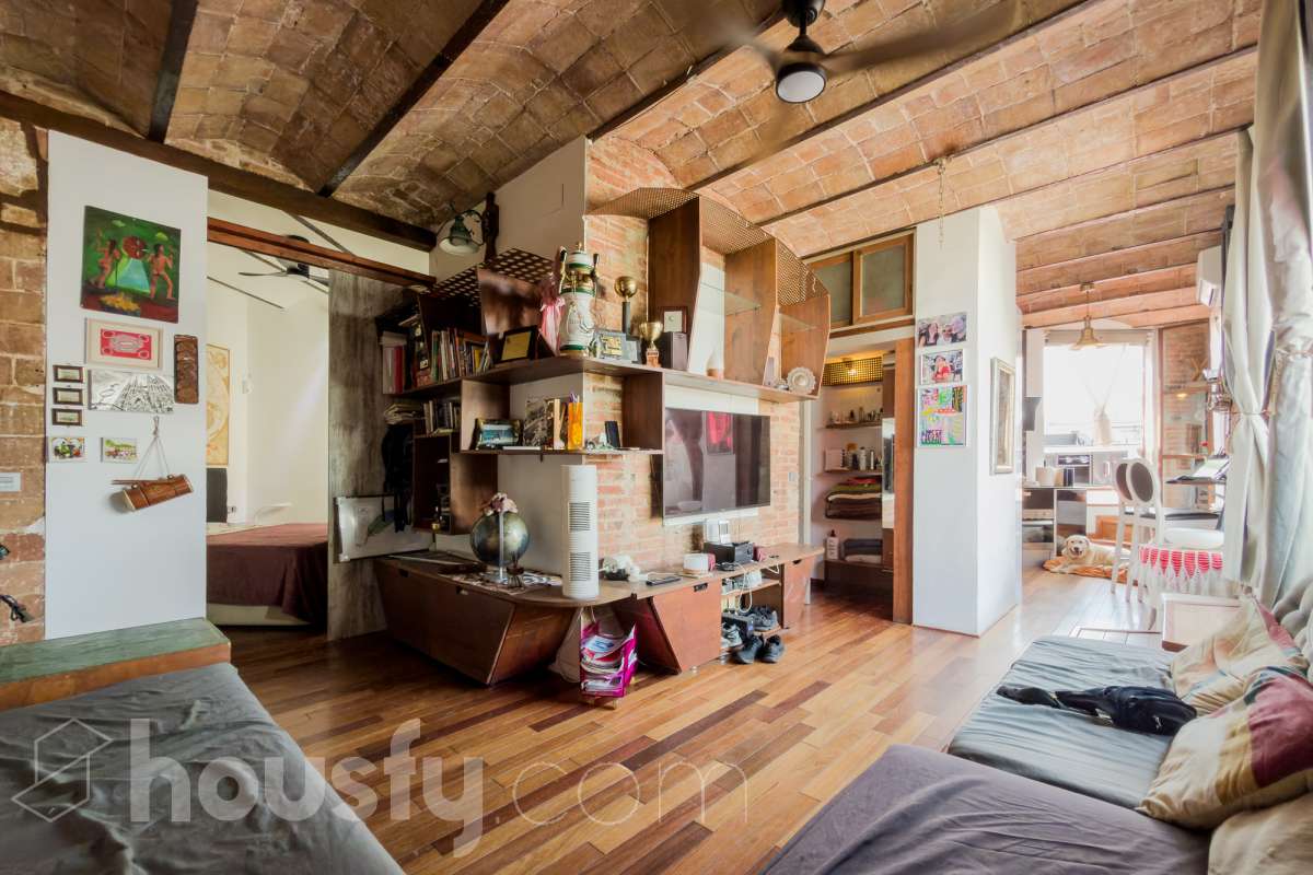 Piso en venta en Ronda de Sant Antoni, Ciutat Vella, Barcelona-1