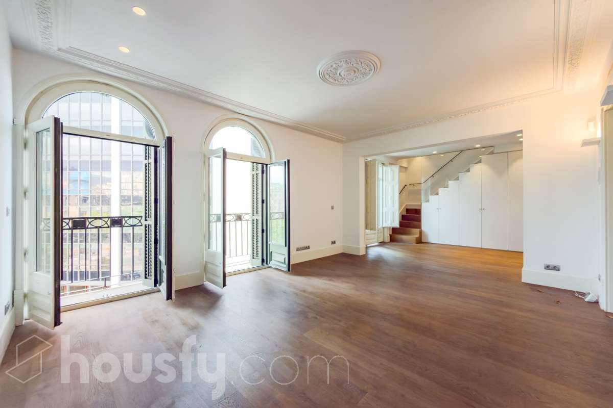 Ático en venta en Calle Balmes, Eixample, Barcelona-1