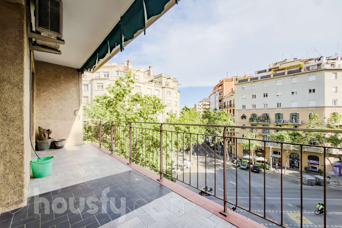 Piso en venta en Carrer de Villarroel, Eixample, Barcelona-0