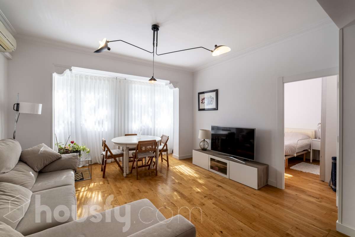 Piso en venta en Carrer de València, Eixample, Barcelona-0