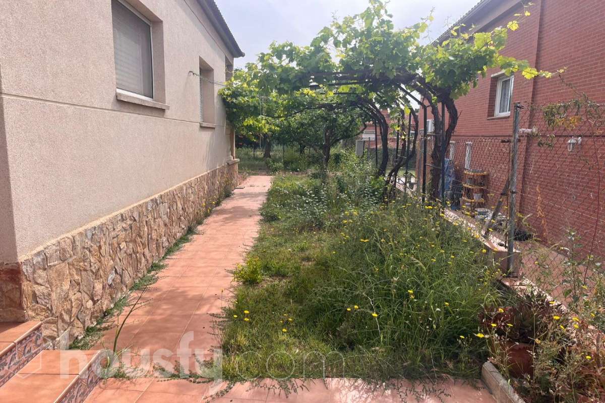 Casa en alquiler en Carrer Gabriel Manalt,  Martorell-1