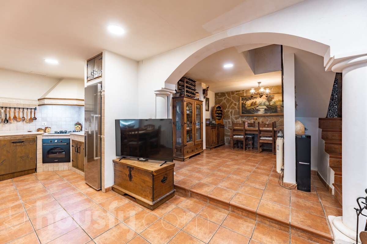 Casa en venta en Calle Angel Guimera,  Piera-1