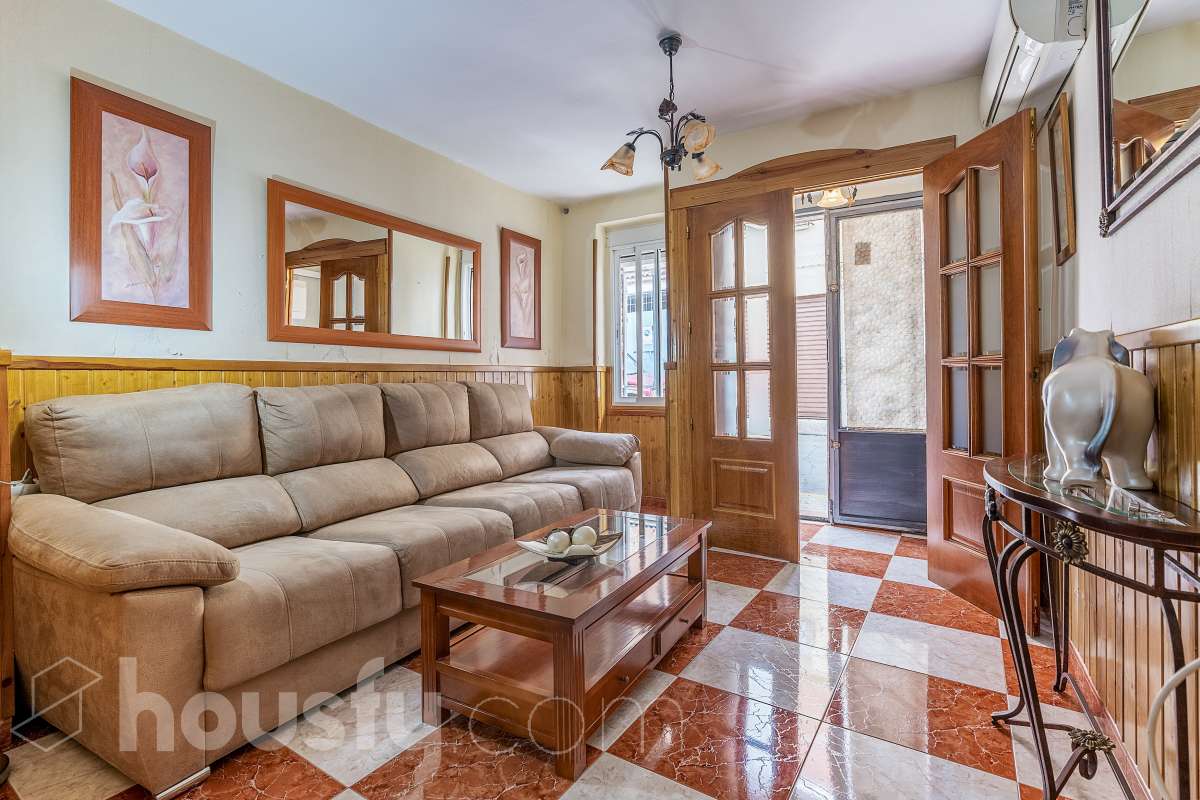 Casa en venta en Calle Ejido,  Valdepeñas de Jaén-1