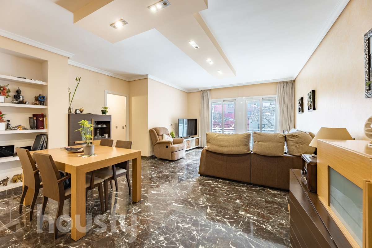 Piso en venta en Carrer Vallès i Ribot,  Pallejà-0
