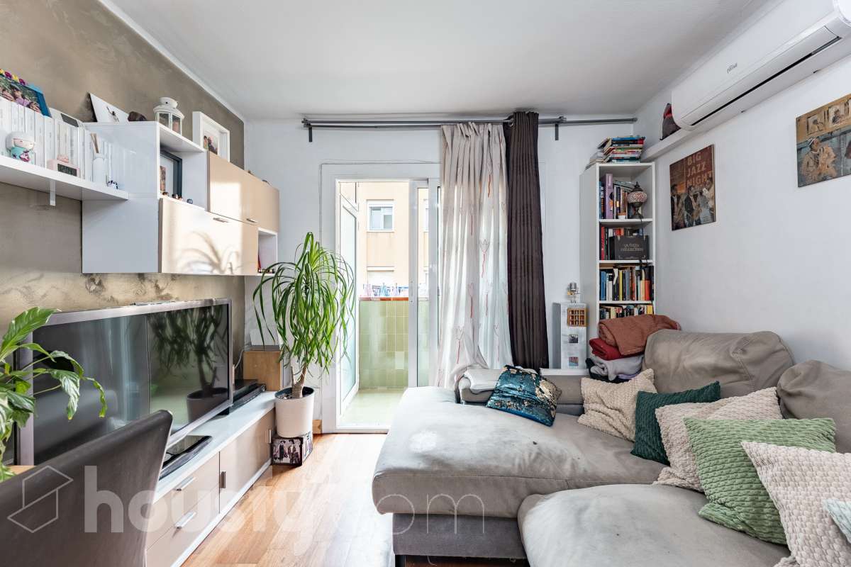 Piso en venta en Carrer de la Gasela, Nou Barris, Barcelona-1