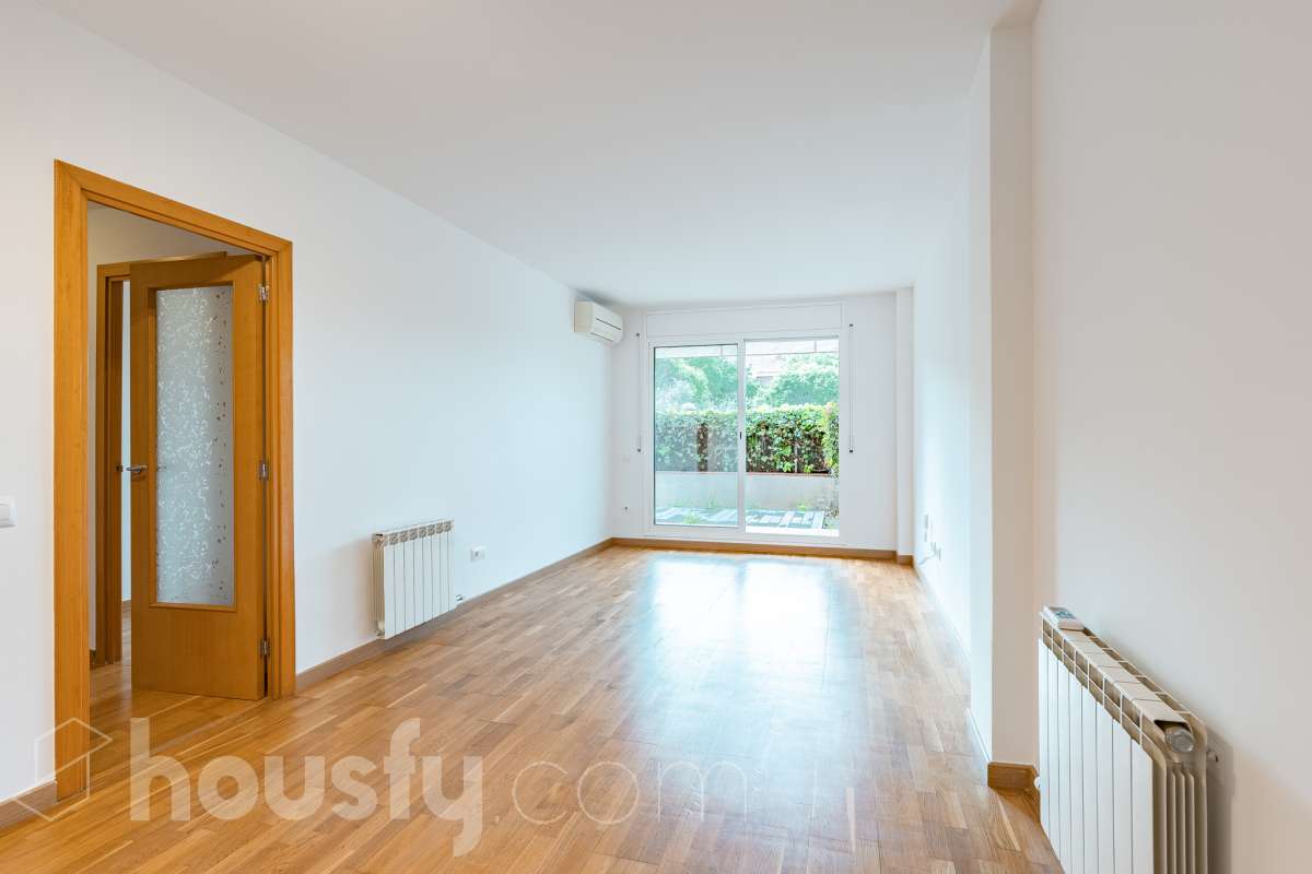 Piso en venta en Carrer Joan Salvat-Papasseit,  Sant Cugat del Vallès-1