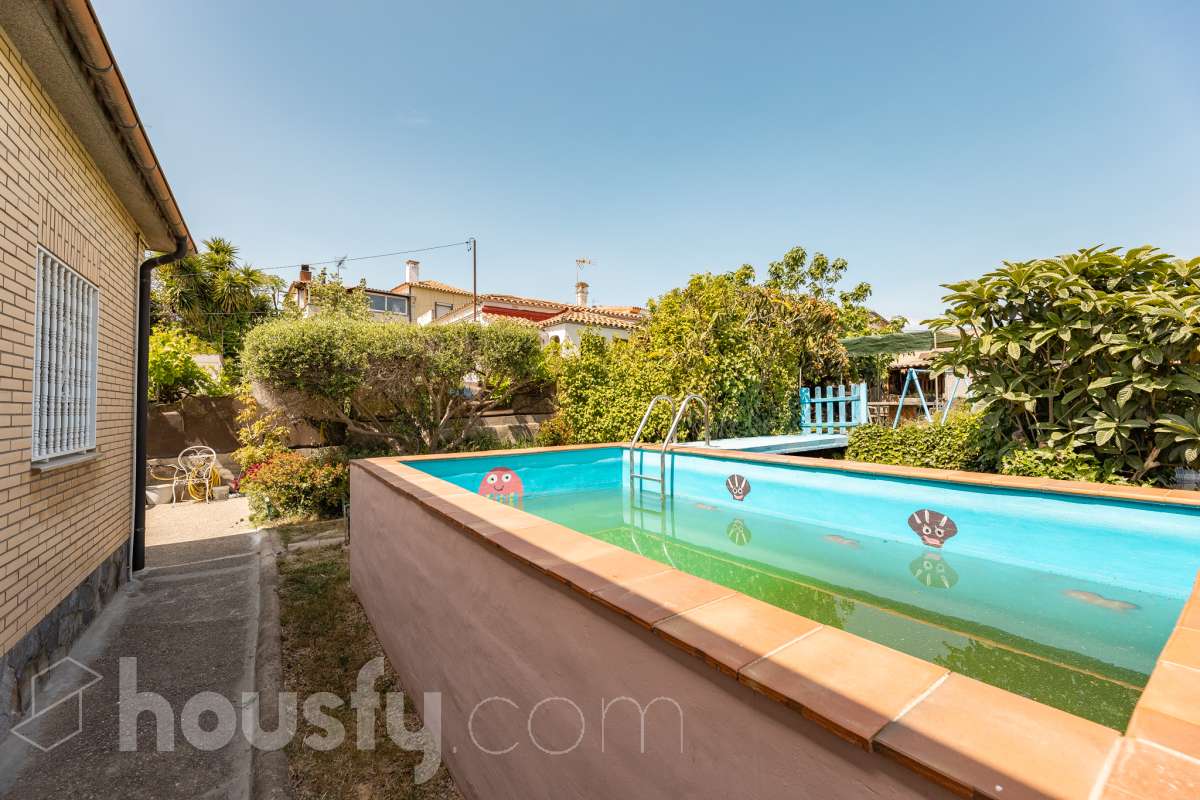 Casa en venta en Calle Lucena,  Sant Vicenç Dels Horts-3