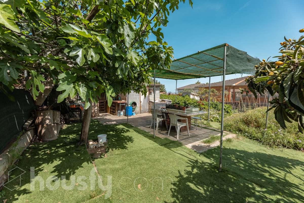 Casa en venta en Calle Lucena,  Sant Vicenç Dels Horts-1